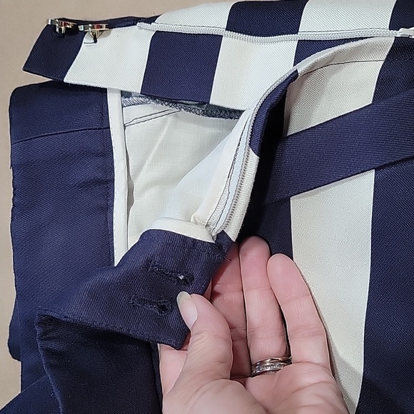 H&M Size 12 Navy Blue and Ivory Striped Sailor Style Shorts, Gently Used Cond. - Picture 9 of 9